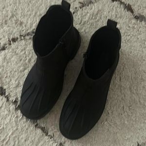 Lug Sole Chunky Chelsea Duck Boots Black Size 9 Women